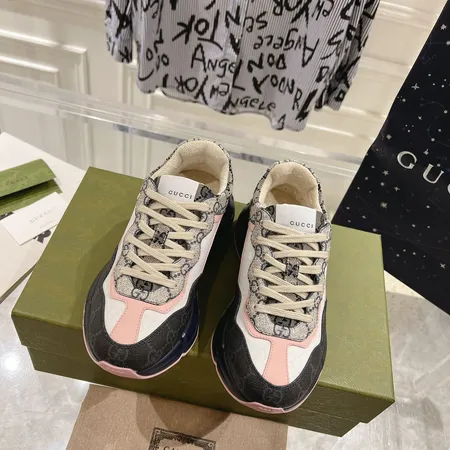 グッチ スニーカー