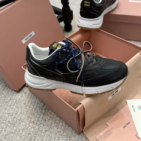 ミュウミュウ スニーカー