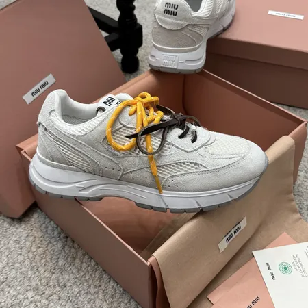ミュウミュウ スニーカー