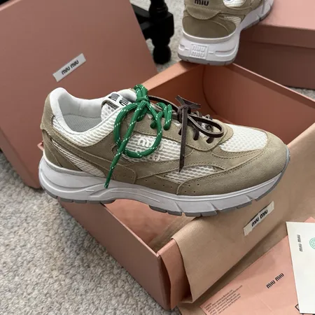 ミュウミュウ スニーカー