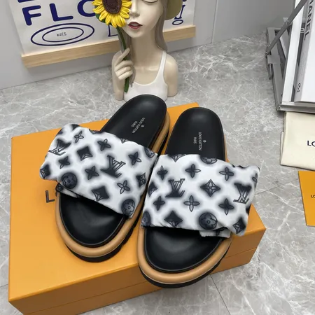ルイヴィトン スリッパ