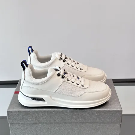 プラダ カジュアルシューズ