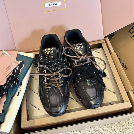 ミュウミュウ スニーカー