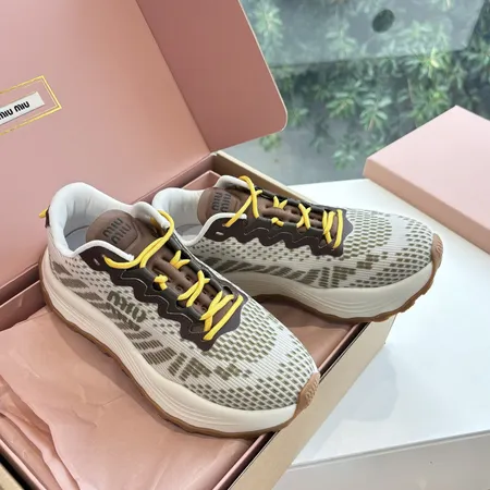 ミュウミュウ スニーカー