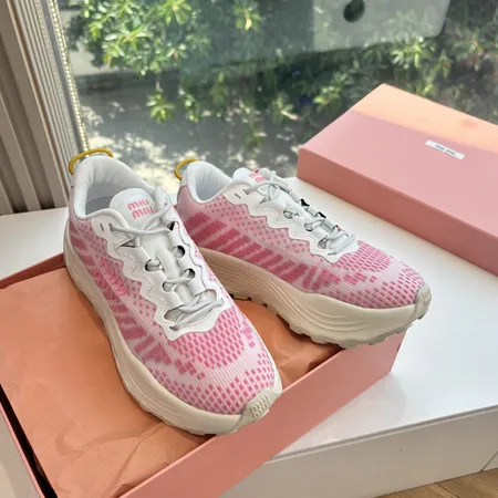 ミュウミュウ スニーカー