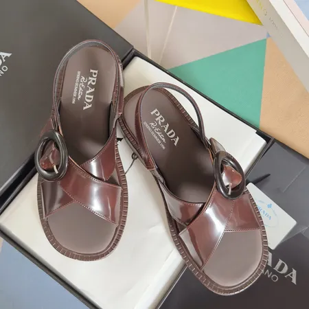 プラダ サンダル