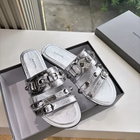 バレンシアガ スリッパ