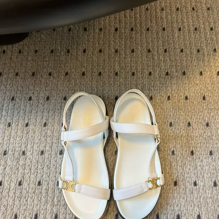 セリーヌ サンダル