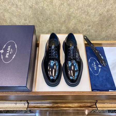 プラダ ビジネスシューズ