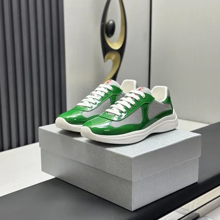 プラダ スニーカー