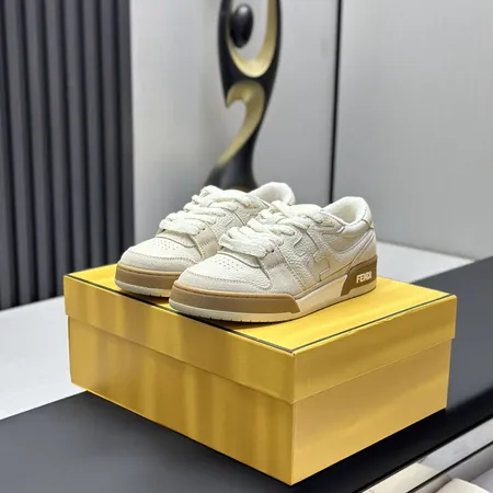 フェンディ カジュアルシューズ