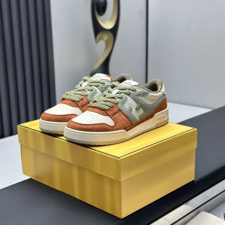 フェンディ カジュアルシューズ