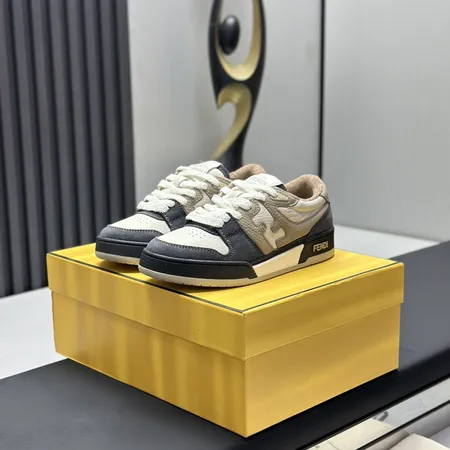 フェンディ カジュアルシューズ