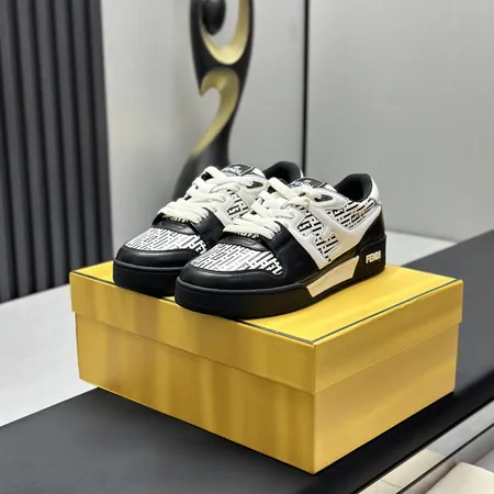 フェンディ カジュアルシューズ