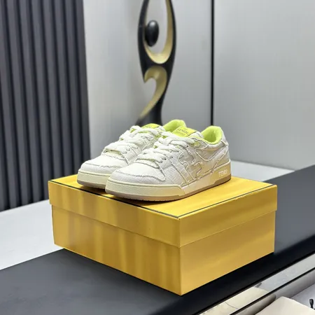 フェンディ カジュアルシューズ