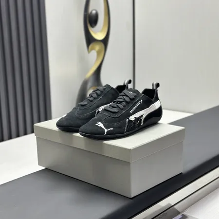 バレンシアガ カジュアルシューズ