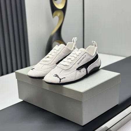 バレンシアガ カジュアルシューズ