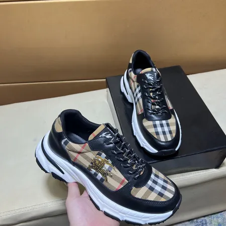 バーバリー ス カジュアルシューズ