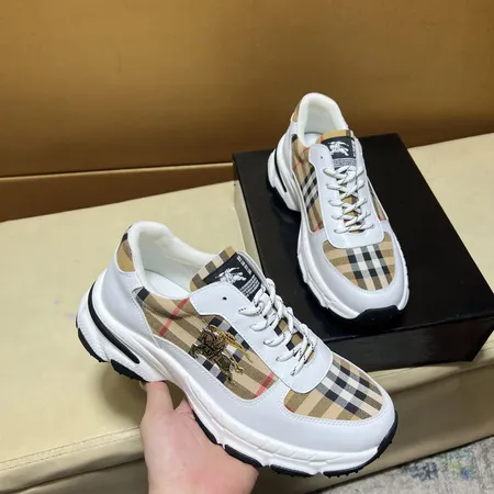 バーバリー ス カジュアルシューズ