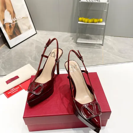 ヴァレンティノ サンダル