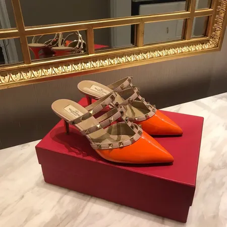 ヴァレンティノ サンダル