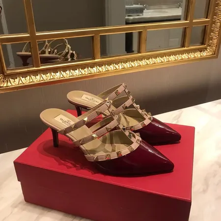 ヴァレンティノ サンダル