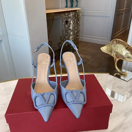 ヴァレンティノ サンダル