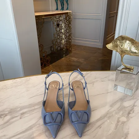 ヴァレンティノ サンダル