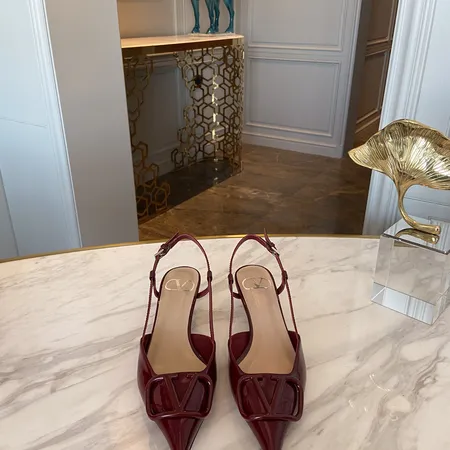 ヴァレンティノ サンダル