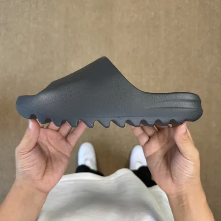 アディダス スリッパ