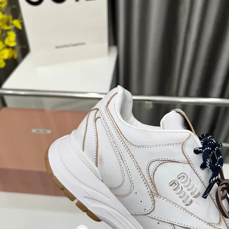 ミュウミュウ カジュアルシューズ