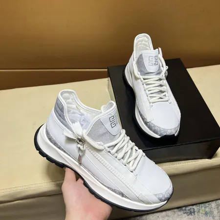 ジバンシィ カジュアルシューズ