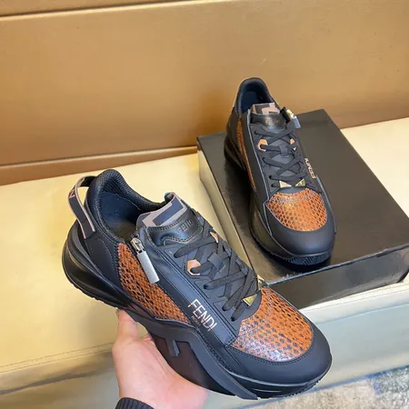 フェンディ カジュアルシューズ