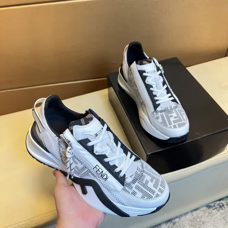 フェンディ カジュアルシューズ