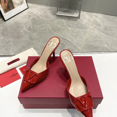 ヴァレンティノ サンダル