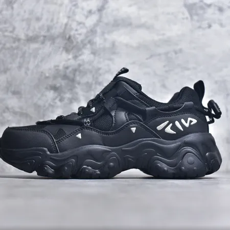 フィラ スニーカー