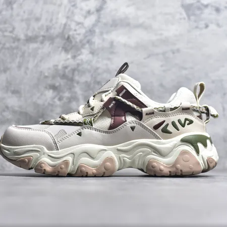 フィラ スニーカー