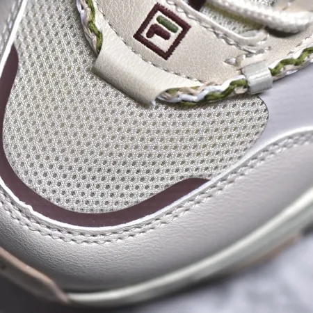 フィラ スニーカー