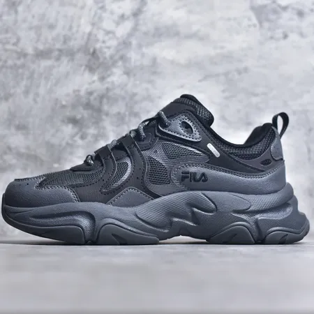 フィラ スニーカー