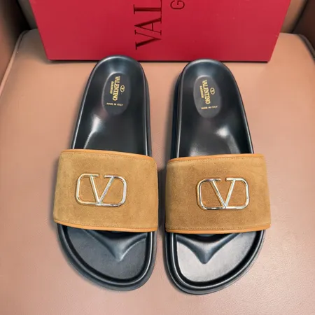 ヴァレンティノ スリッパ