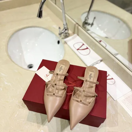 ヴァレンティノ スリッパ