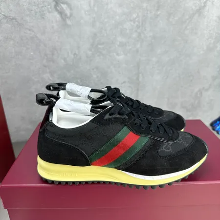 グッチ カジュアルシューズ