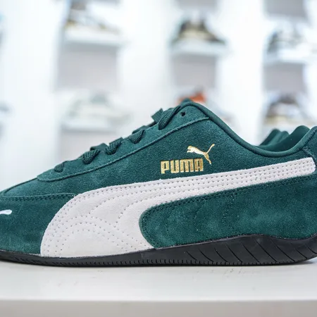 プーマ スニーカー