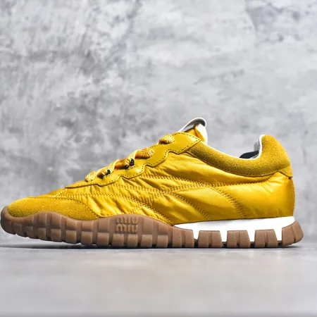 ミュウミュウ スニーカー