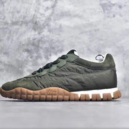 ミュウミュウ スニーカー