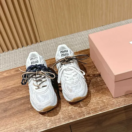ミュウミュウ スニーカー