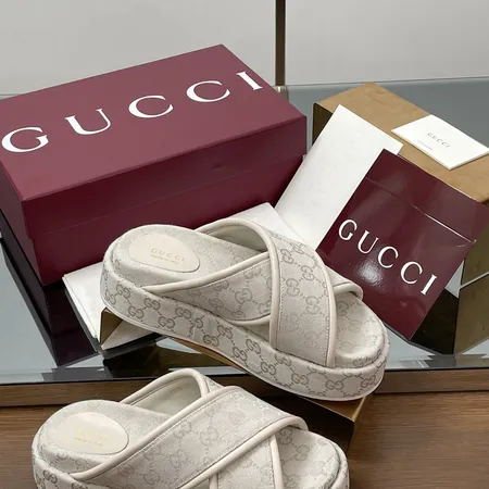 グッチ スリッパ