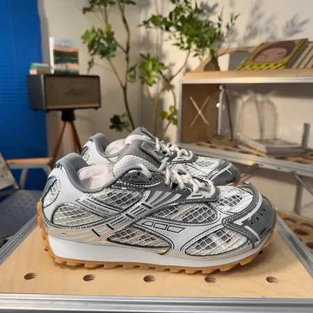 ボッテガ ヴェネタ スニーカー