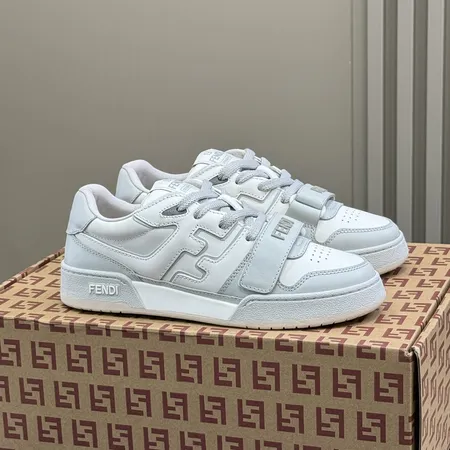 フェンディ カジュアルシューズ
