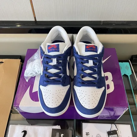 ナイキ カジュアルシューズ